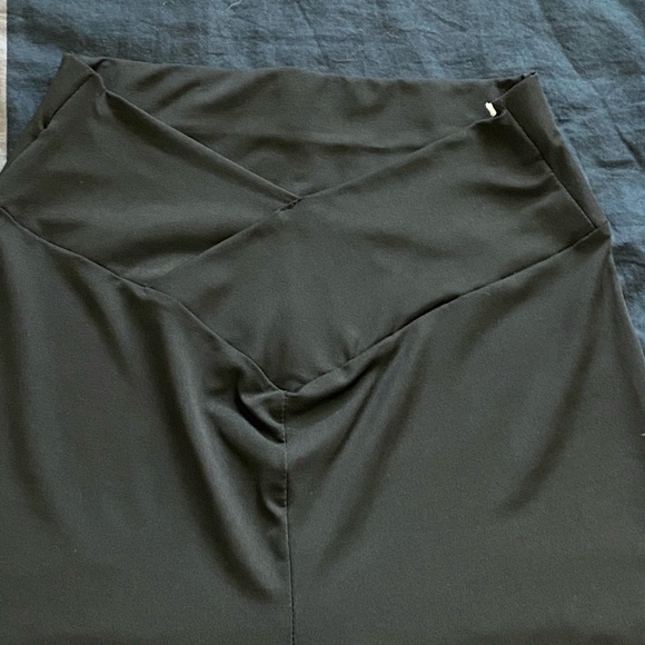 The material of this pants is so nice, soft - Picture 4 of 4